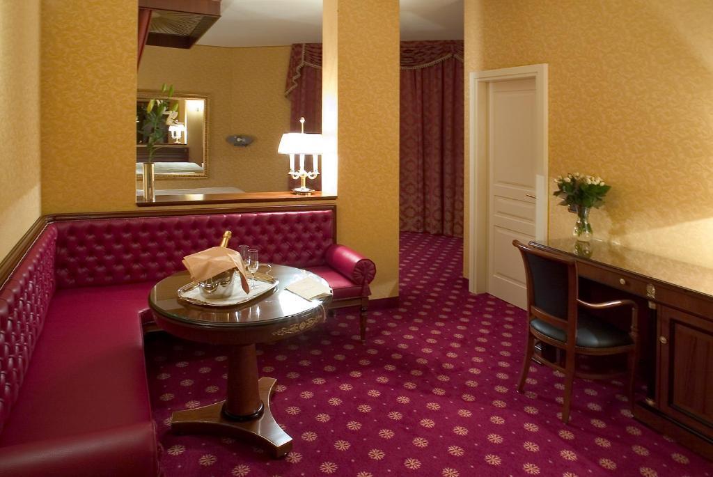 Hotel Maxim Peschiera Borromeo Zimmer foto